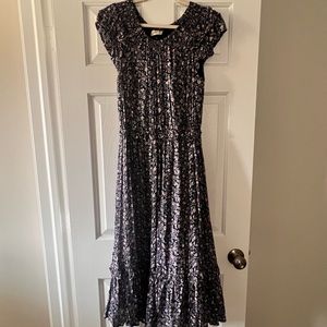 Universal Thread, size Medium. navy blue with peach/tan flowers